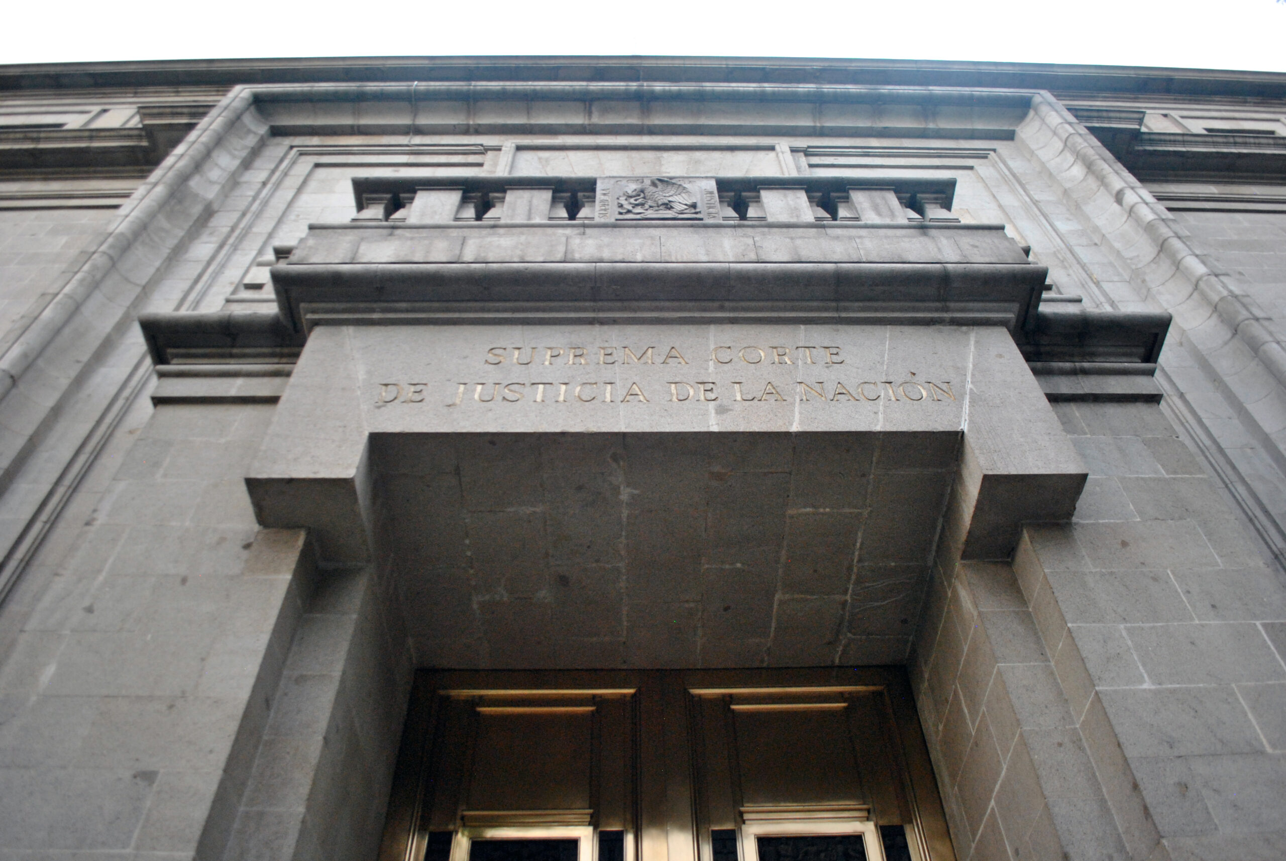 Imagen de fachada de Suprema Corte de Justicia de la Nación de México por ProtoplasmaKid en Wikimedia Commons